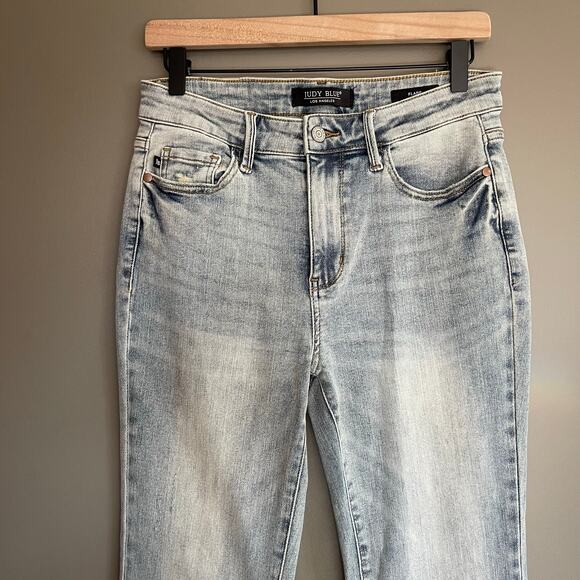 Judy Blue Megan Mid Rise Tinted Pin Tack Detail Flare Jeans Size 28 Blue Stretch - Picture 4 of 16